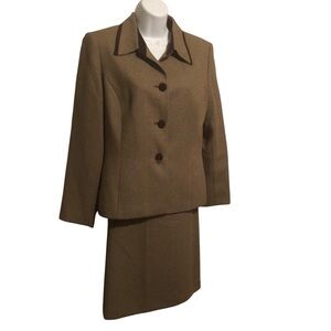 LE SUIT Women’s Tan Tweed‎ w/ Brown (Suede Like)TrimTwo Piece Suit Petite Size 8